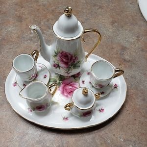 Girls Miniature Porcelain 10 piece Teaset Service